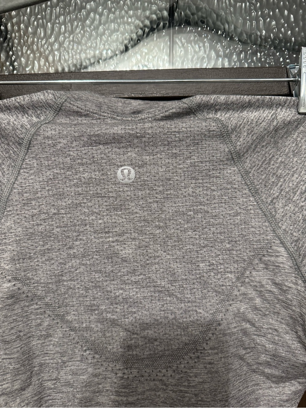 lululemon athletica Heather Gray Swiftly - size 0 - Picture 5 of 5